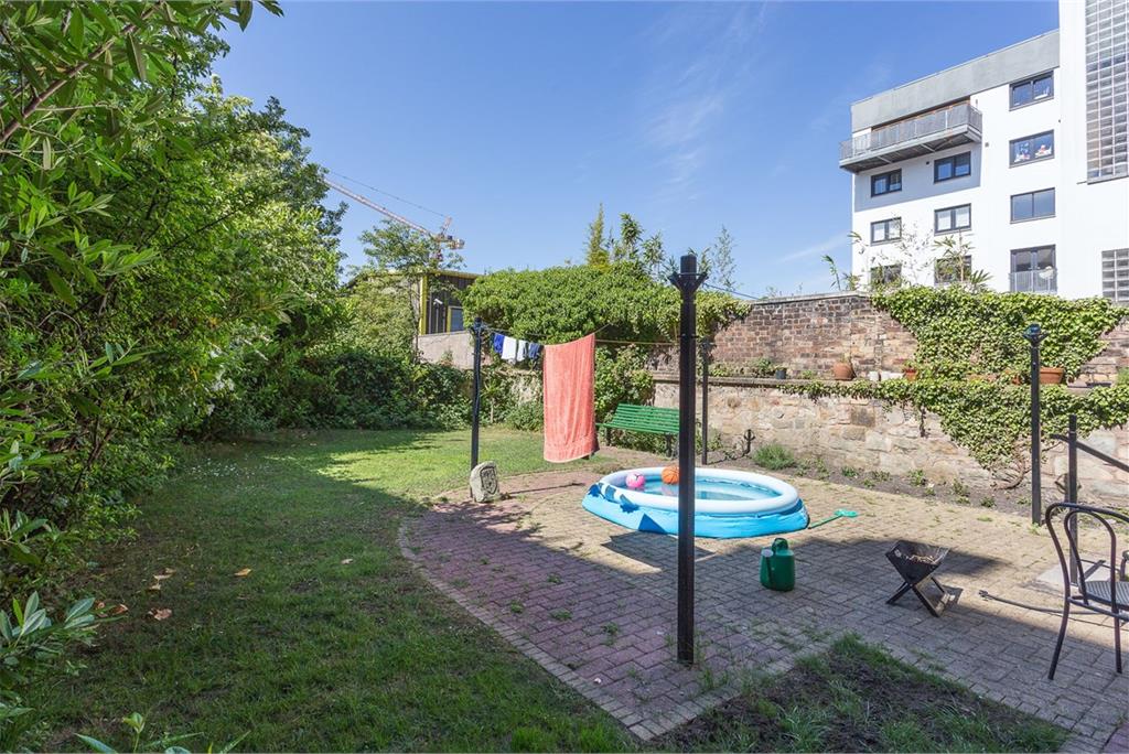 5/9 Beaverhall Road,
Edinburgh,
EH7 4JQ - image 16