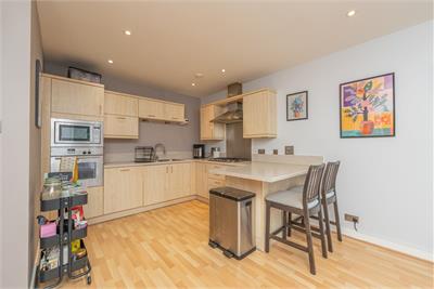4/2 Western Harbour Terrace, Edinburgh, EH6 6JQ - image 5