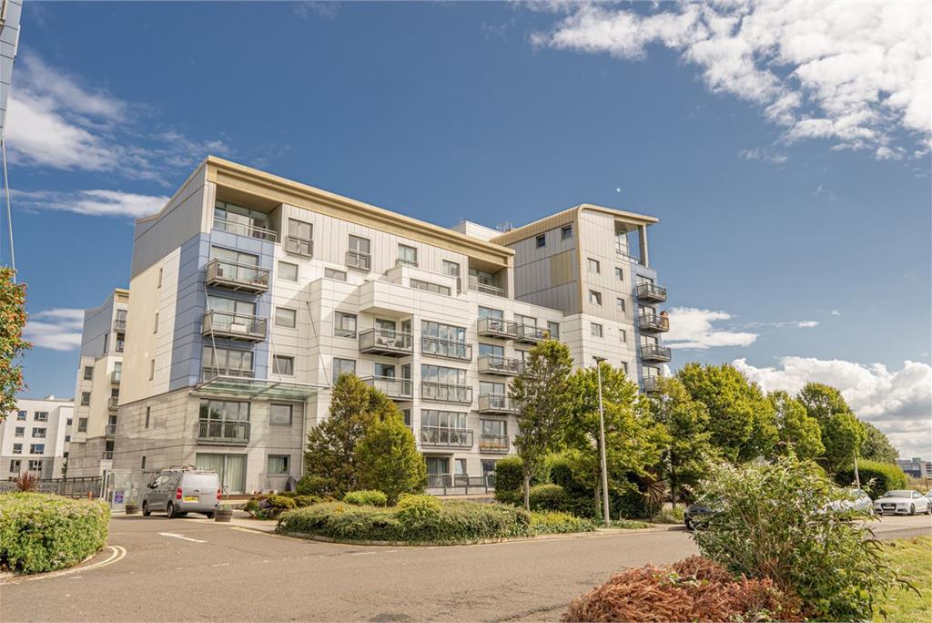 4/2 Western Harbour Terrace,
Edinburgh,
EH6 6JQ - image 1