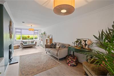 38 Oxgangs Farm Drive, Edinburgh, EH13 9PR - image 3