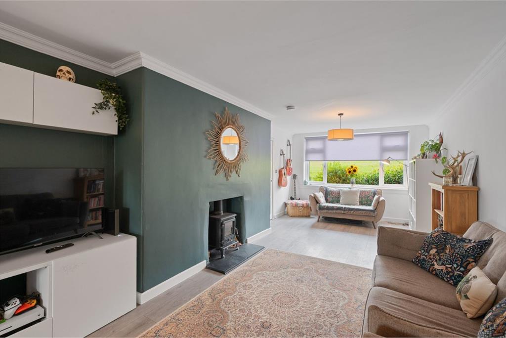 38 Oxgangs Farm Drive, Edinburgh, EH13 9PR - image 4