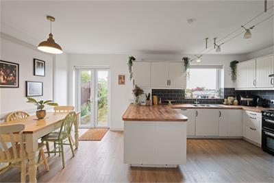 38 Oxgangs Farm Drive, Edinburgh, EH13 9PR - image 5