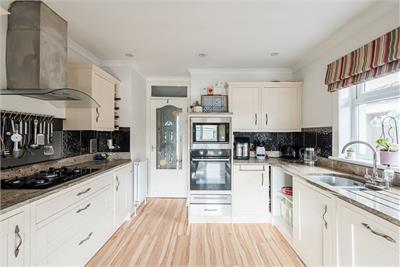 41 Ravenscroft Gardens, Gilmerton, Edinburgh EH17 8RP - image 9