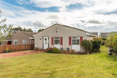 41 Ravenscroft Gardens, Gilmerton, Edinburgh EH17 8RP - image 1