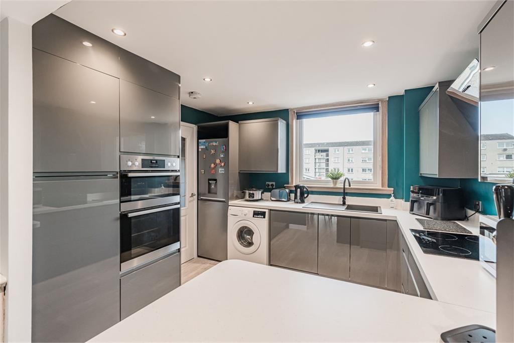 5 Law Road, Dunfermline, KY11 4XD - image 2