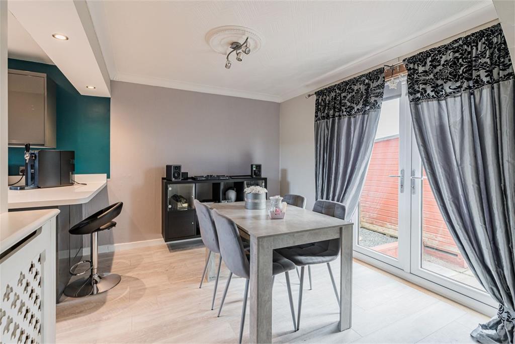 5 Law Road, Dunfermline, KY11 4XD - image 8