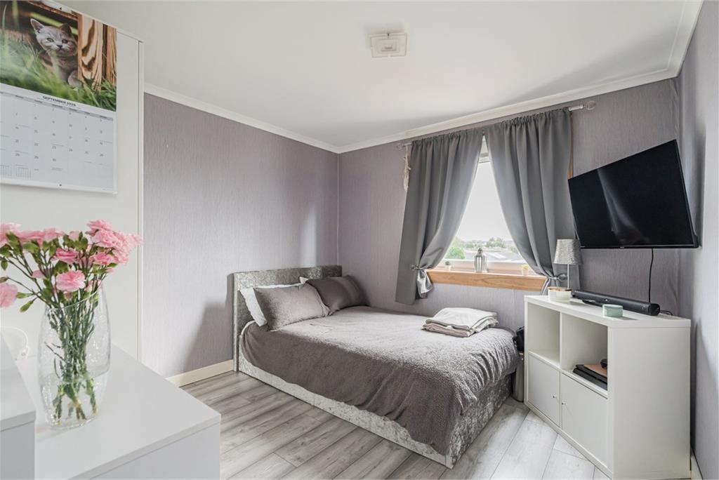 5 Law Road, Dunfermline, KY11 4XD - image 9