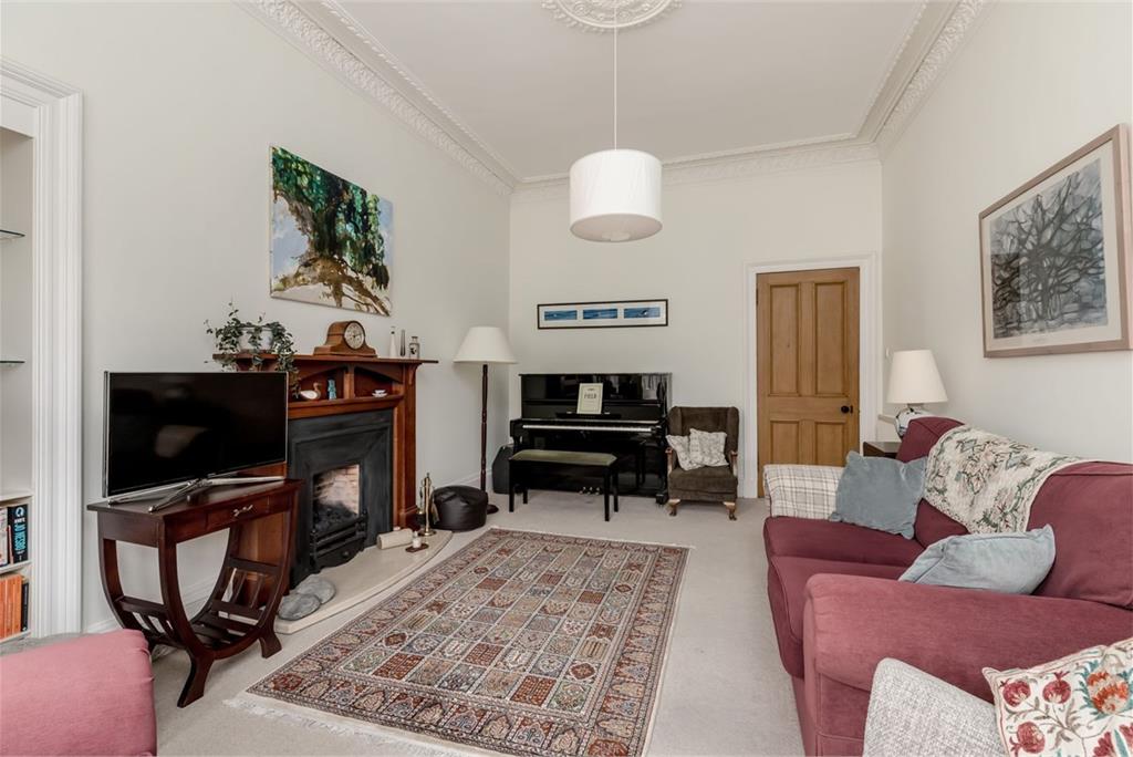 18/6 Bruntsfield Gardens, Edinburgh, EH10 4EA - image 3