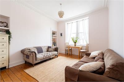 19/4 Henderson Street, Edinburgh, EH6 6BT - image 2