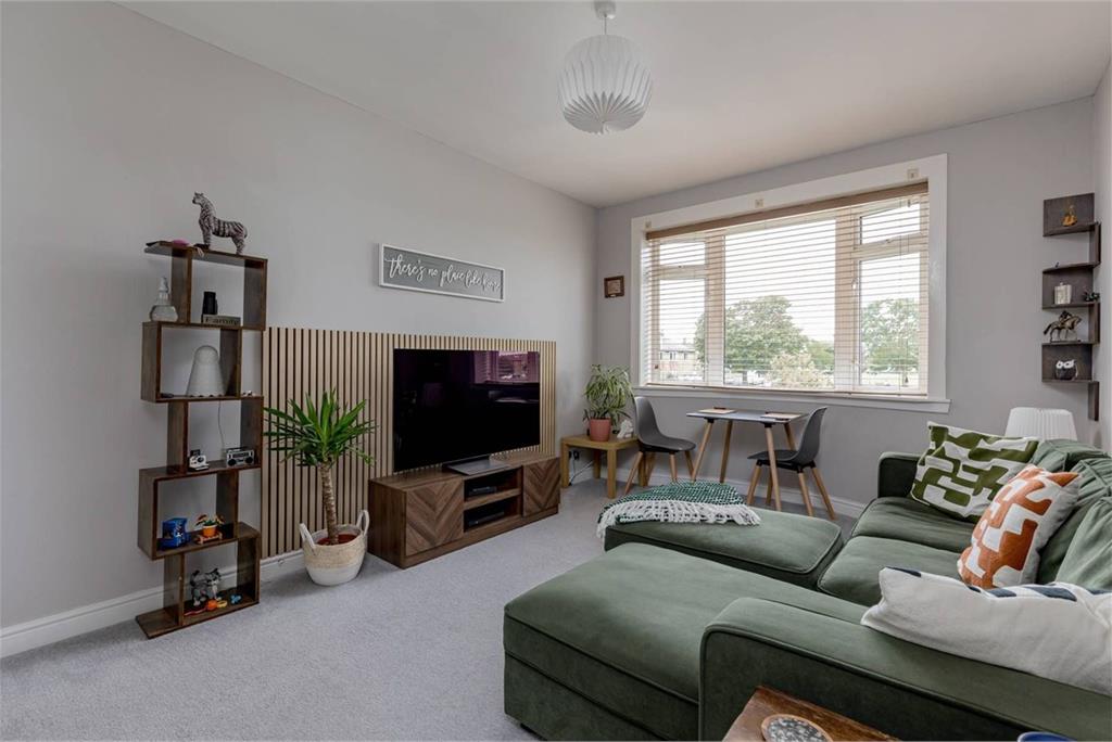 22 Pilton Gardens,
Edinburgh,
EH5 2HY - image 2