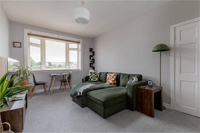 22 Pilton Gardens, Edinburgh, EH5 2HY - image 3