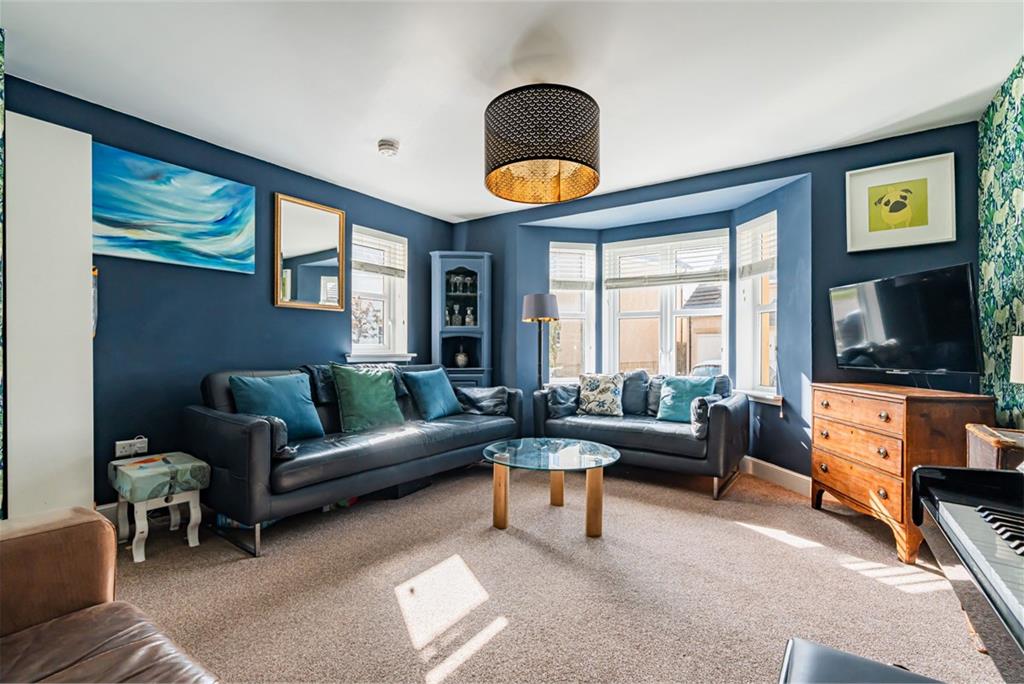 9 Venturefair Drive, Edinburgh, EH17 8WD - image 2