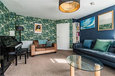 9 Venturefair Drive, Edinburgh, EH17 8WD - image 3