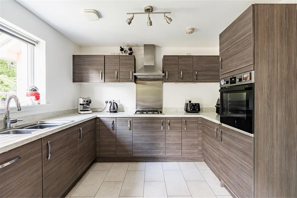 9 Venturefair Drive, Edinburgh, EH17 8WD - image 4