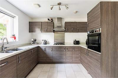 9 Venturefair Drive, Edinburgh, EH17 8WD - image 4