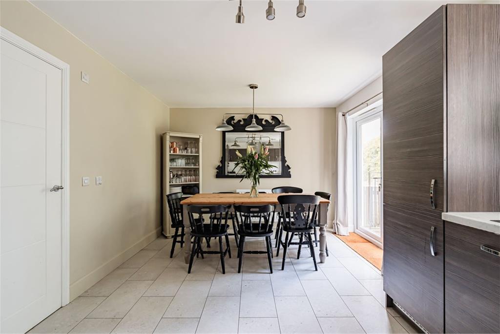 9 Venturefair Drive, Edinburgh, EH17 8WD - image 5