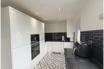 16 Innerwood Road,
Kilwinning,
KA13 7DX - image 5