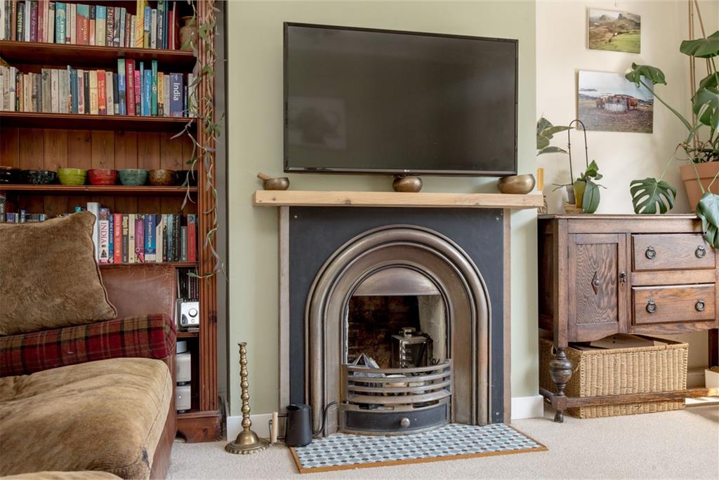 145 Gilmerton Dykes Avenue, Edinburgh, EH17 8LR - image 3