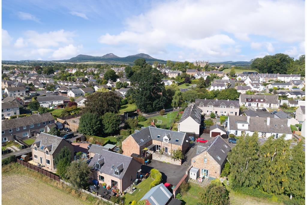 2 Weirgate Steadings,
St. Boswells,
Melrose,
TD6 0BP - image 23