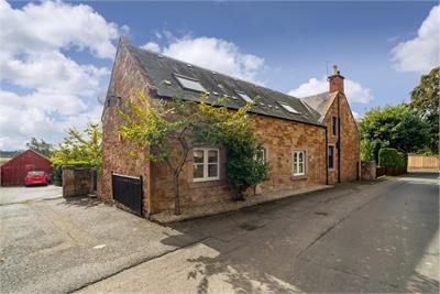 2 Weirgate Steadings,
St. Boswells,
Melrose,
TD6 0BP - image 1