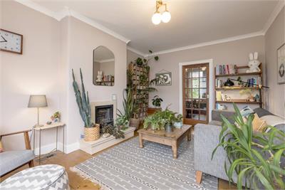 7 Logie Green Gardens, Canonmills, Edinburgh, EH7 4HE - image 2