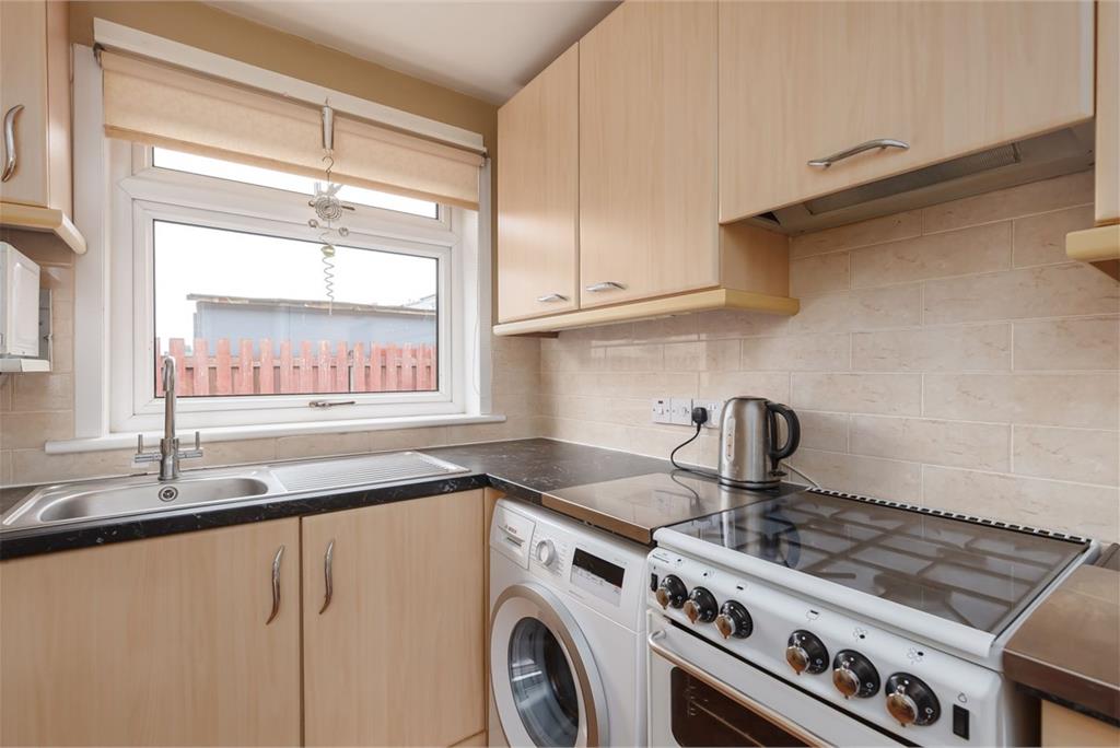 73 South Gyle Gardens, Edinburgh, EH12 7SA - image 7