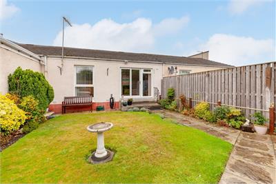 73 South Gyle Gardens, Edinburgh, EH12 7SA - image 1