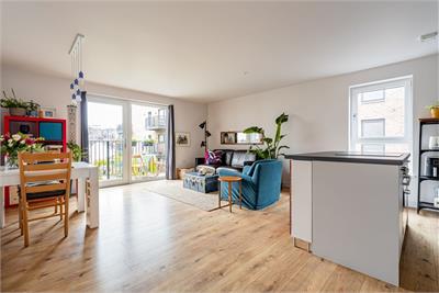 22/9 Pillans Place, Edinburgh, EH6 7AZ - image 2