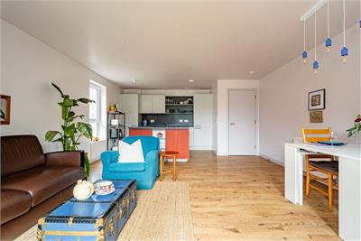 22/9 Pillans Place, Edinburgh, EH6 7AZ - image 3