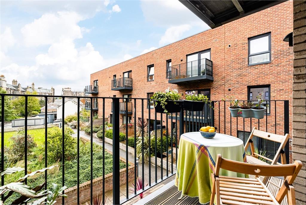 22/9 Pillans Place, Edinburgh, EH6 7AZ - image 4