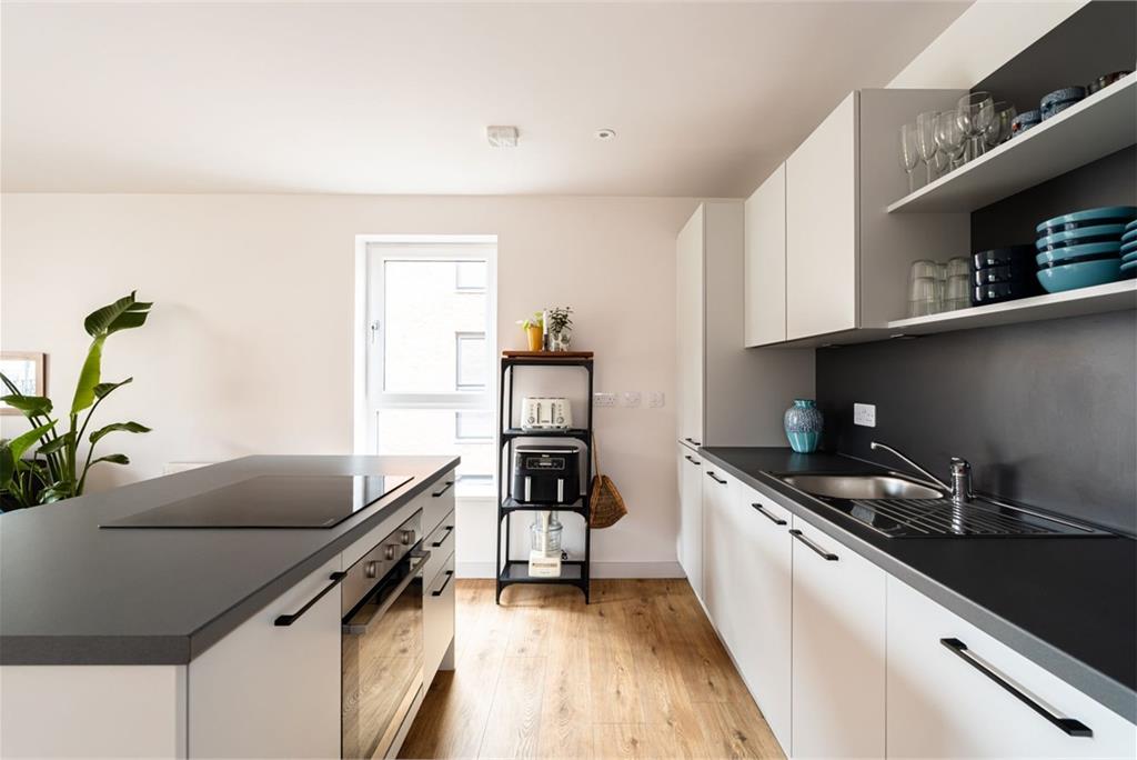 22/9 Pillans Place, Edinburgh, EH6 7AZ - image 5