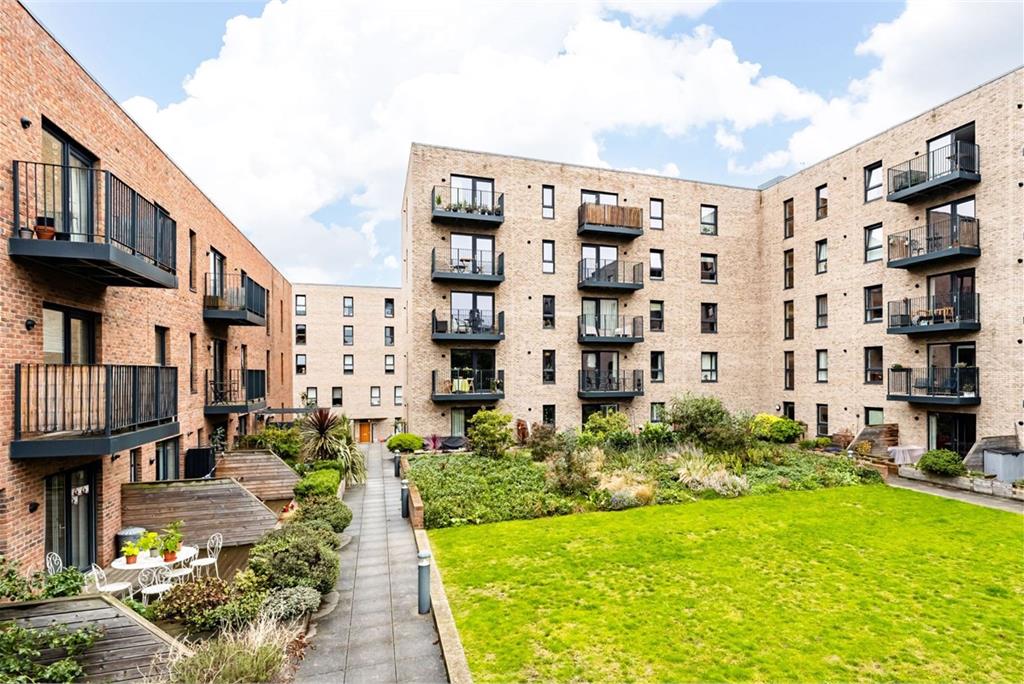 22/9 Pillans Place, Edinburgh, EH6 7AZ - image 1