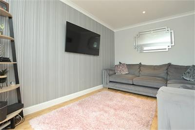 15 Deanpark Court, Balerno, Edinburgh, EH14 7EG - image 4