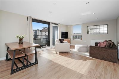 25/22 Kingsburgh Crescent, Granton, Edinburgh, EH5 1RU - image 2