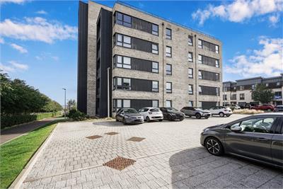 25/22 Kingsburgh Crescent, Granton, Edinburgh, EH5 1RU - image 1