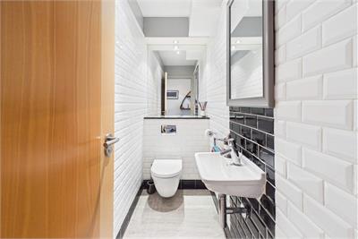 3/2 Western Harbour Breakwater, Edinburgh, EH6 6PA - image 11