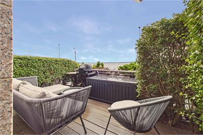 3/2 Western Harbour Breakwater, Edinburgh, EH6 6PA - image 3