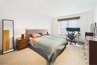 3/2 Western Harbour Breakwater, Edinburgh, EH6 6PA - image 8