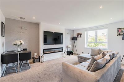 9 Broomhouse Loan, Edinburgh, EH11 3TS - image 2