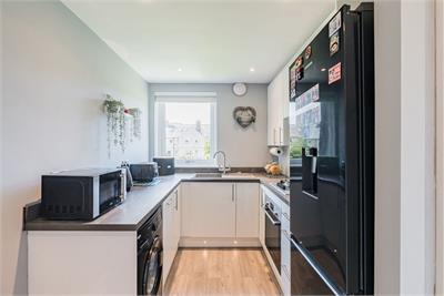 9 Broomhouse Loan, Edinburgh, EH11 3TS - image 5
