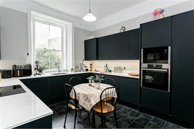 16/3 Panmure Place, Edinburgh, EH3 9JJ - image 5