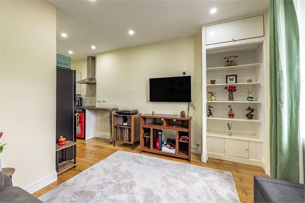 45 Woodside Place, Galashiels, TD1 1RE - image 3