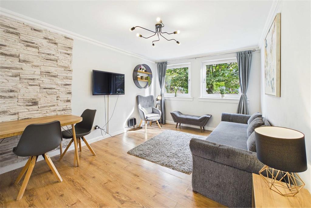 2/4 New Johns Place, Newington, Edinburgh, EH8 9XH - image 3