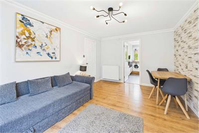 2/4 New Johns Place, Pleasance, Edinburgh, EH8 9XH - image 4
