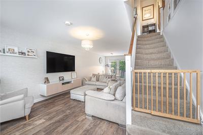 1 Constantine Place, Dunfermline, KY11 8NR - image 2