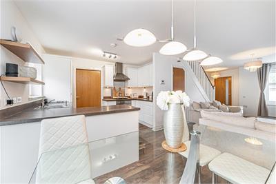 1 Constantine Place, Dunfermline, KY11 8NR - image 4