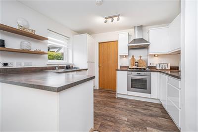 1 Constantine Place, Dunfermline, KY11 8NR - image 5