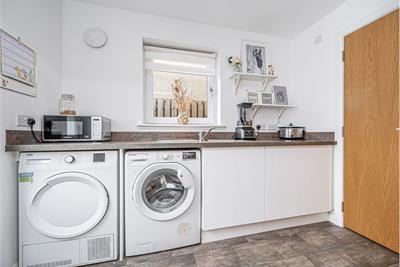 1 Constantine Place, Dunfermline, KY11 8NR - image 6