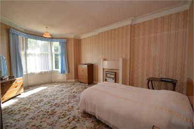 16 Larch Road, Dumbreck, Glasgow, G41 5DA - image 12