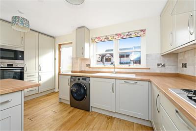 1 Kirkstyle Gardens, KIRKLISTON, EH29 9HD - image 4